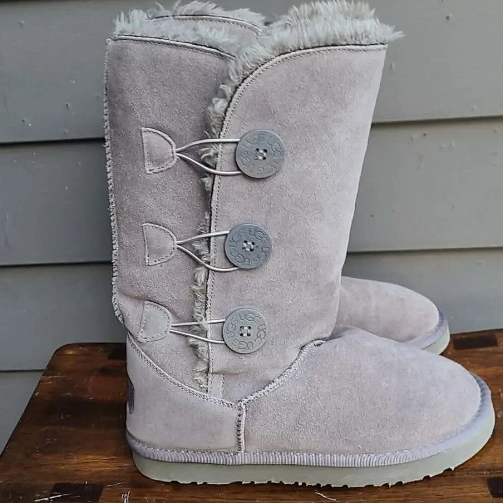 UGG Australia Gray Suede Triplet Bailey Button Boots size 8